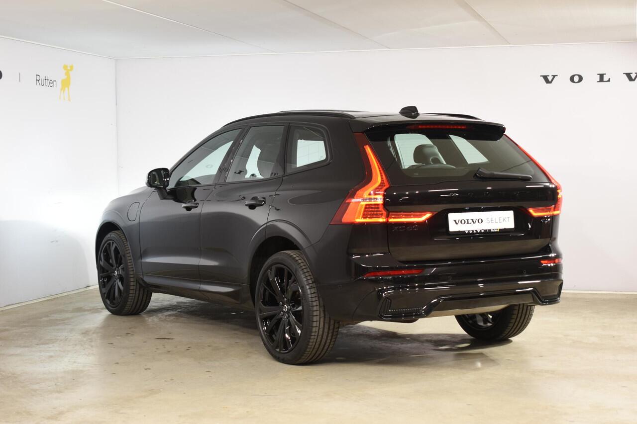 Volvo XC60 T6 350PK Automaat Plug-in Hybrid AWD Plus Black Edition/ Bowers & Wilkins / Navigatie / 360 Camera / Head-up Display / Panoramadak / Stoelverwarming v+a / Stuurverwarming / 21'' Velgen