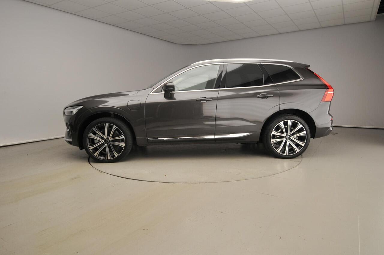 Volvo XC60 2.0 T6 Plug-in hybrid AWD Plus | Trekhaak | Pano | Leder | Camera | Stoel + stuur verwarmd