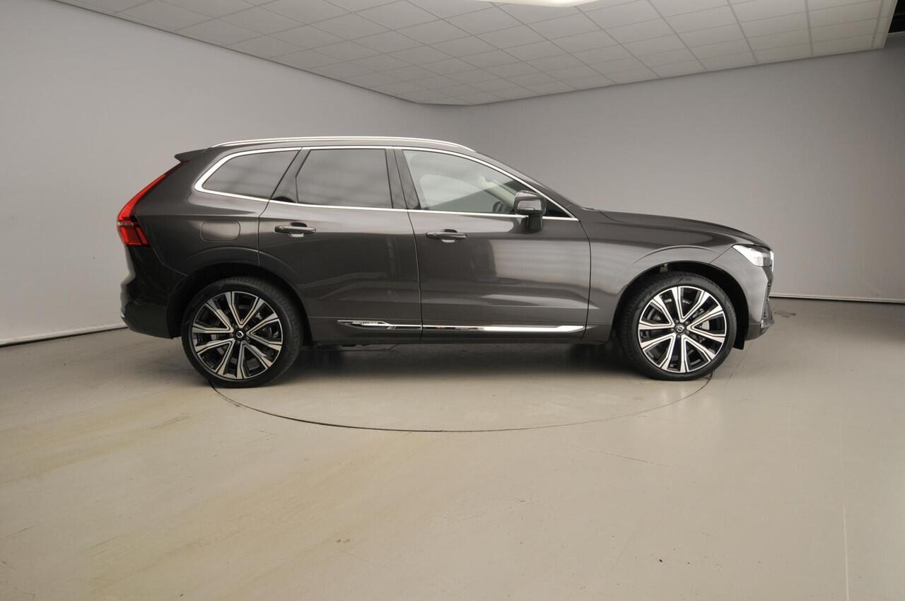 Volvo XC60 2.0 T6 Plug-in hybrid AWD Plus | Trekhaak | Pano | Leder | Camera | Stoel + stuur verwarmd