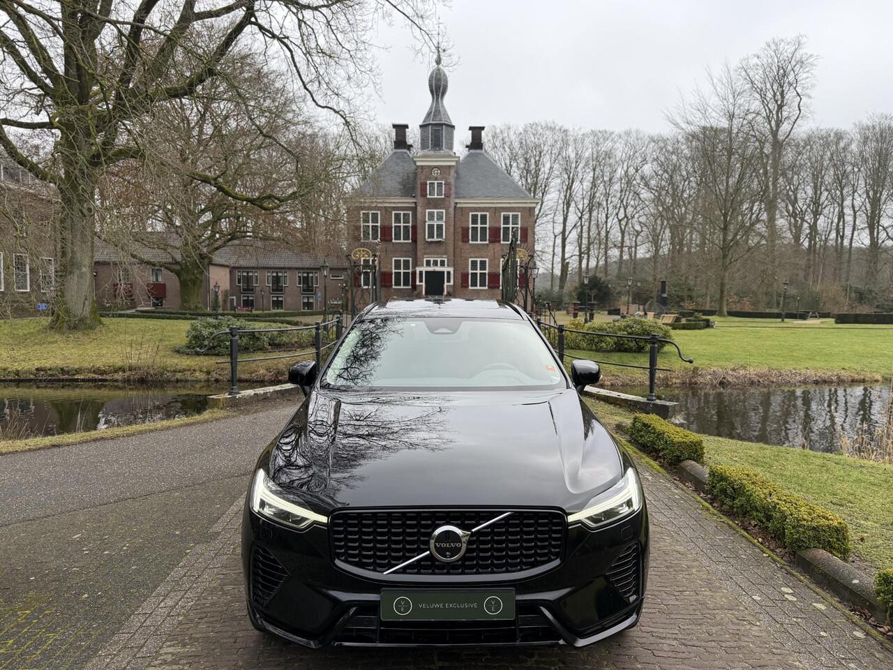 Volvo XC60 2.0 T6 Plug-in hybrid AWD Dark | Pano | Trekhaak | 360 Camera | Pilot | Blind Spot | Harman & Kardon | Leder |