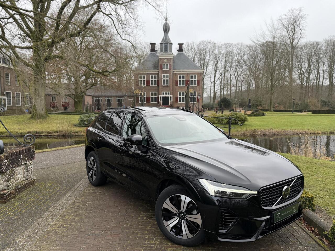 Volvo XC60 2.0 T6 Plug-in hybrid AWD Dark | Pano | Trekhaak | 360 Camera | Pilot | Blind Spot | Harman & Kardon | Leder |
