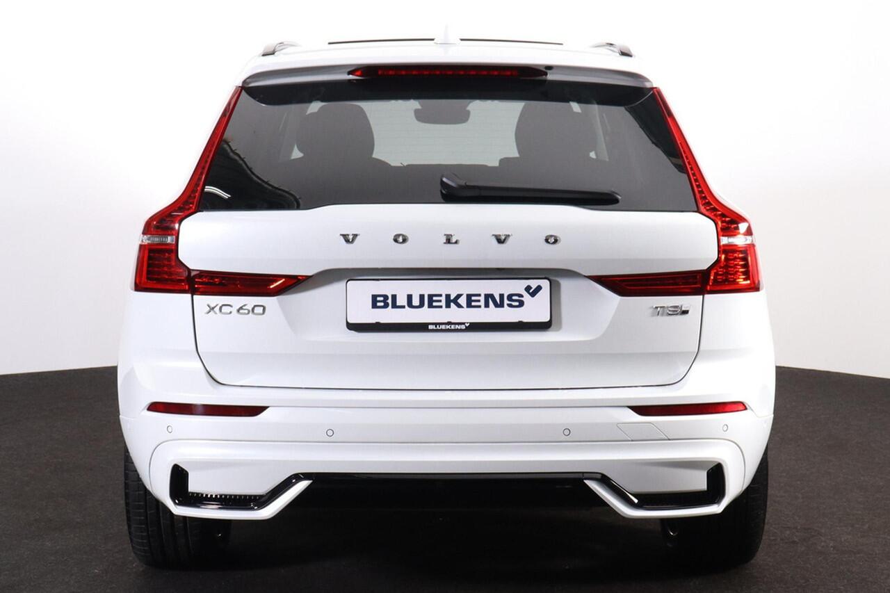 Volvo XC60 T8 Recharge AWD Ultra Dark - Panorama/schuifdak - IntelliSafe Assist & Surround - 360º Camera - Bowers & Wilkins audio - Adaptieve LED koplampen - Verwarmde voorstoelen, stuur & achterbank - Parkeersensoren voor & achter - Elektr. bedienb. voorstoelen met