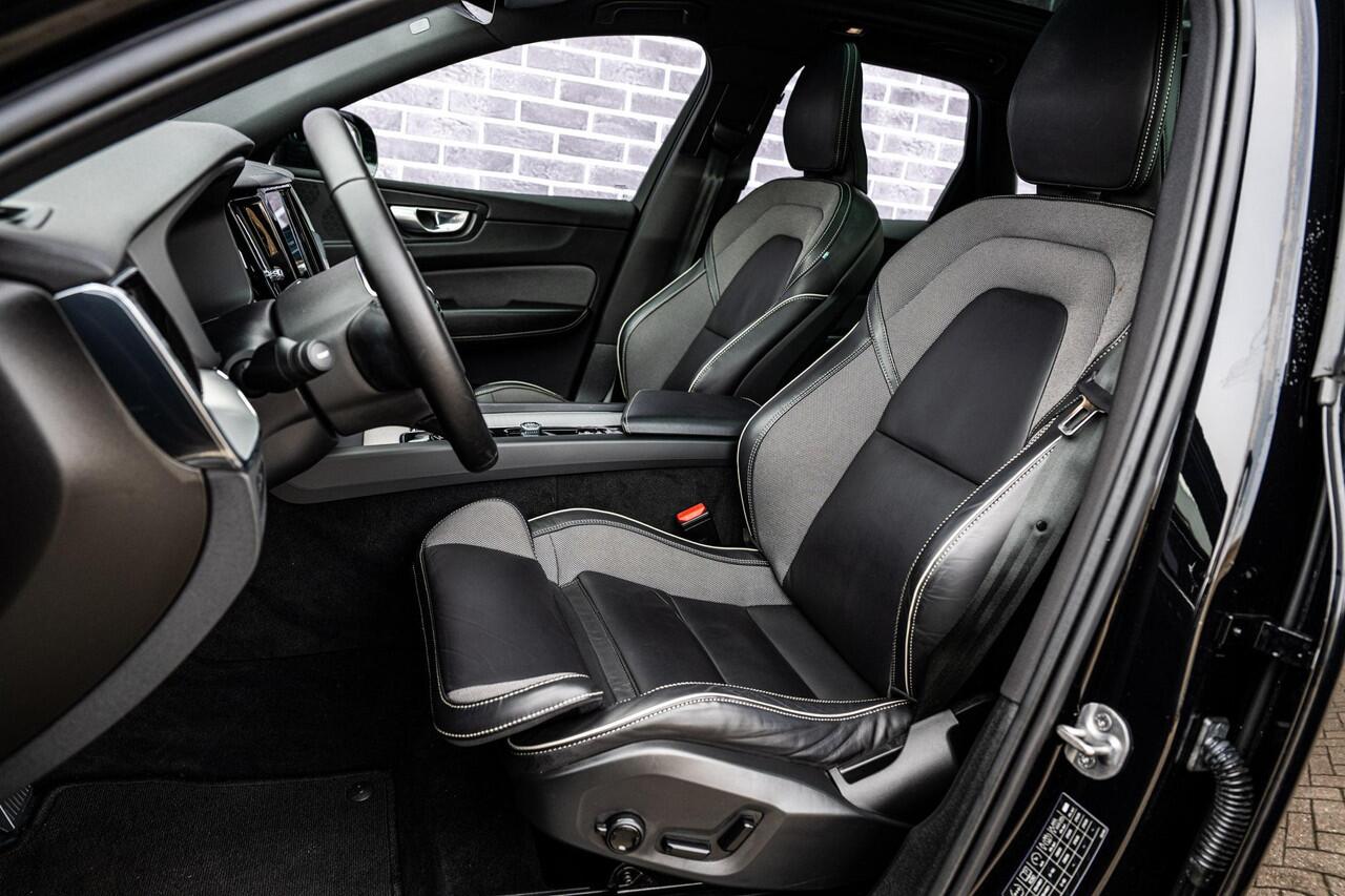 Volvo XC60 2.0 T6 Plug-in hybrid AWD Plus Black Edition | Adaptieve Cruise Control | Panoramadak | Stoel en Stuurverwarming | Dodehoek Detectie | 21" |
