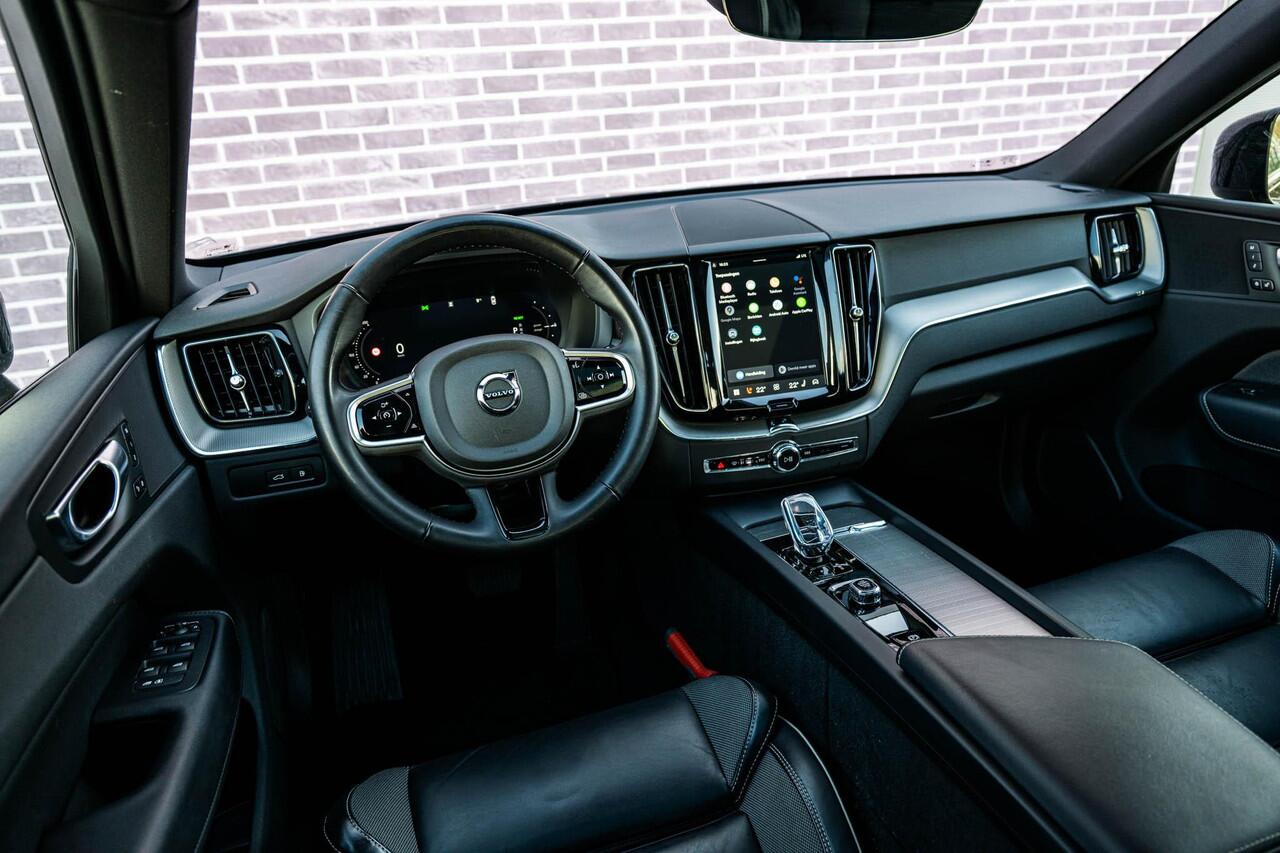 Volvo XC60 2.0 T6 Plug-in hybrid AWD Plus Black Edition | Long Range | Adaptieve Cruise Control | Panoramadak | Stoel en Stuurverwarming | Dodehoek Detectie | 21" |