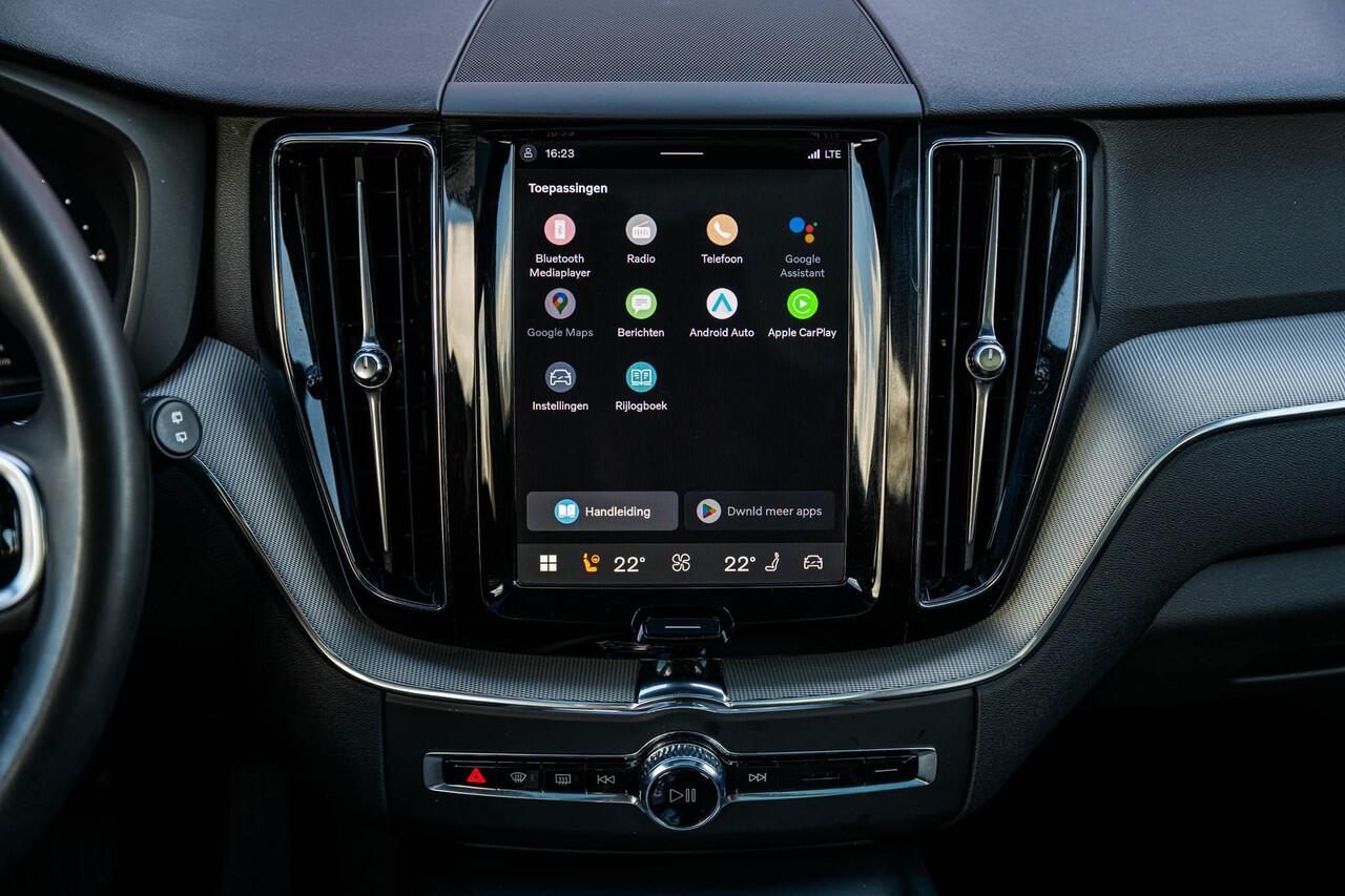 Volvo XC60 2.0 T6 Plug-in hybrid AWD Plus Black Edition | Long Range | Adaptieve Cruise Control | Panoramadak | Stoel en Stuurverwarming | Dodehoek Detectie | 21" |