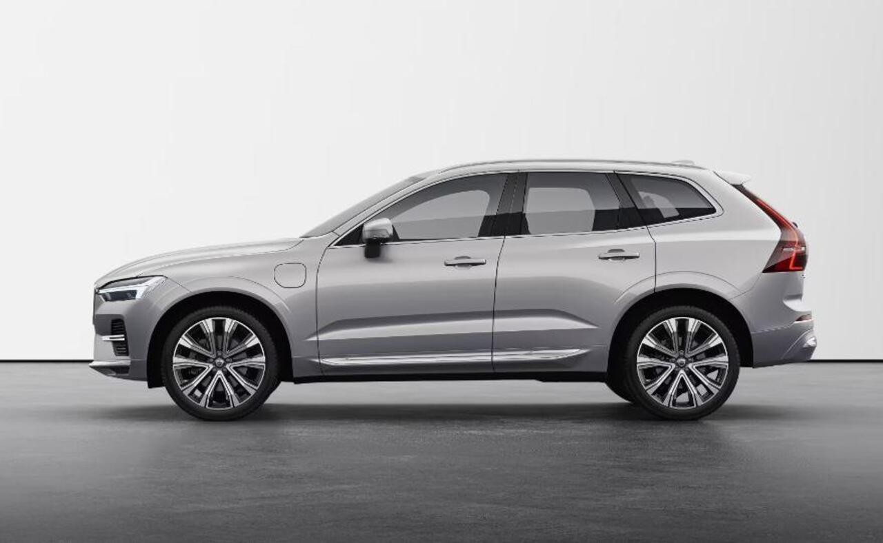 Volvo XC60 T6 350PK Automaat Plug-in hybrid AWD Plus Dark / Panoramadak / Harman Kardon / Luchtvering / 360 camera / Sport stoelen / 21'' velgen