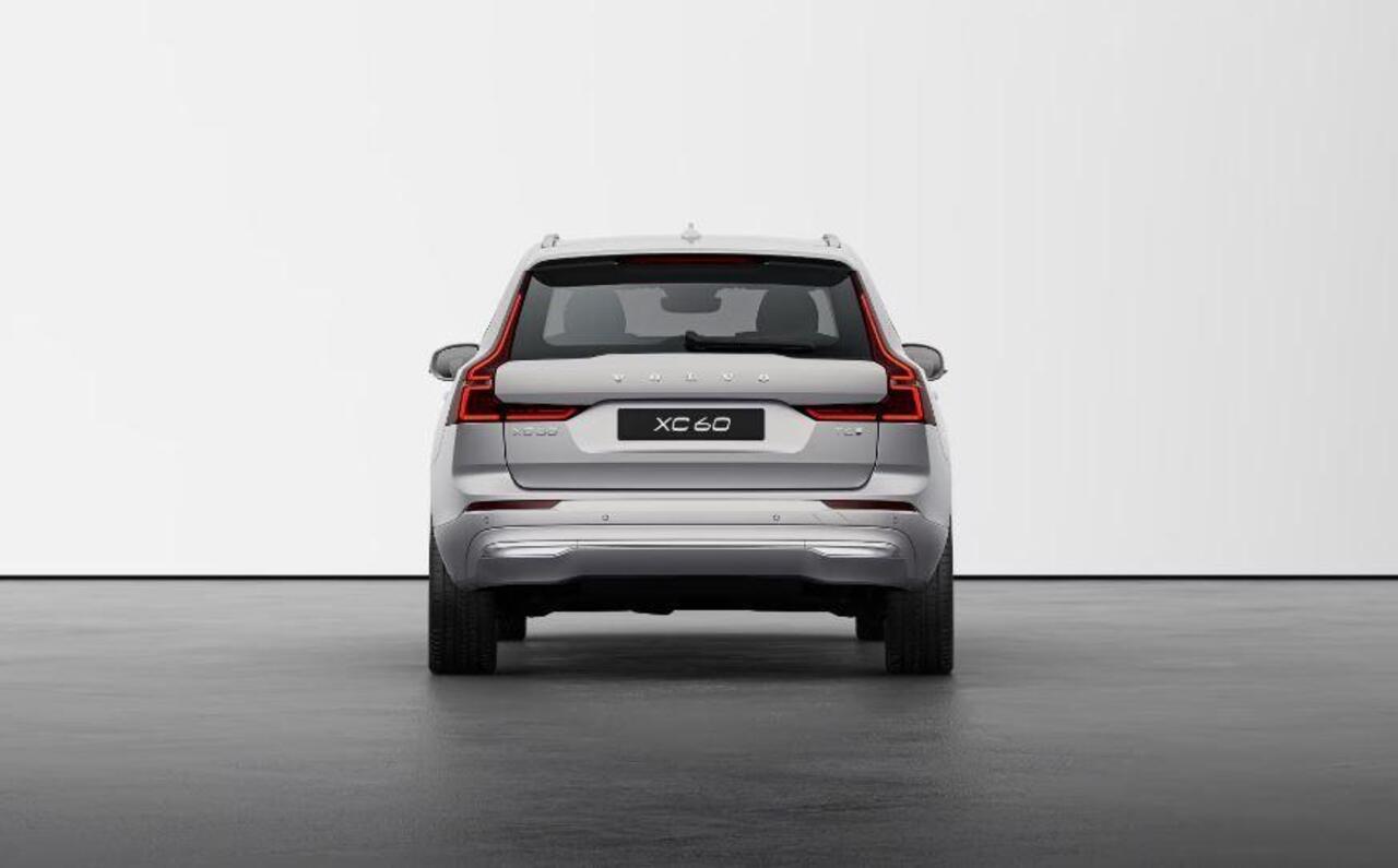 Volvo XC60 T6 350PK Automaat Plug-in hybrid AWD Plus Dark / Panoramadak / Harman Kardon / Luchtvering / 360 camera / Sport stoelen / 21'' velgen