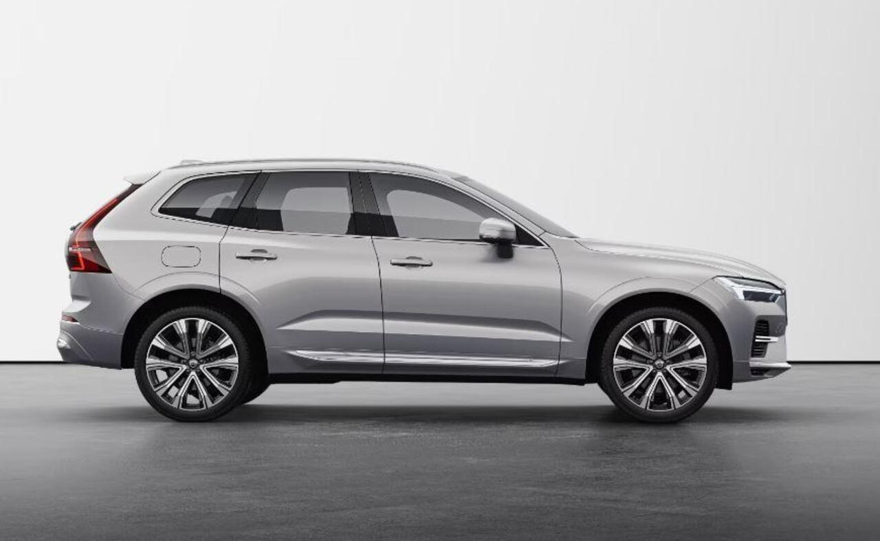 Volvo XC60 T6 350PK Automaat Plug-in hybrid AWD Plus Dark / Panoramadak / Harman Kardon / Luchtvering / 360 camera / Sport stoelen / 21'' velgen