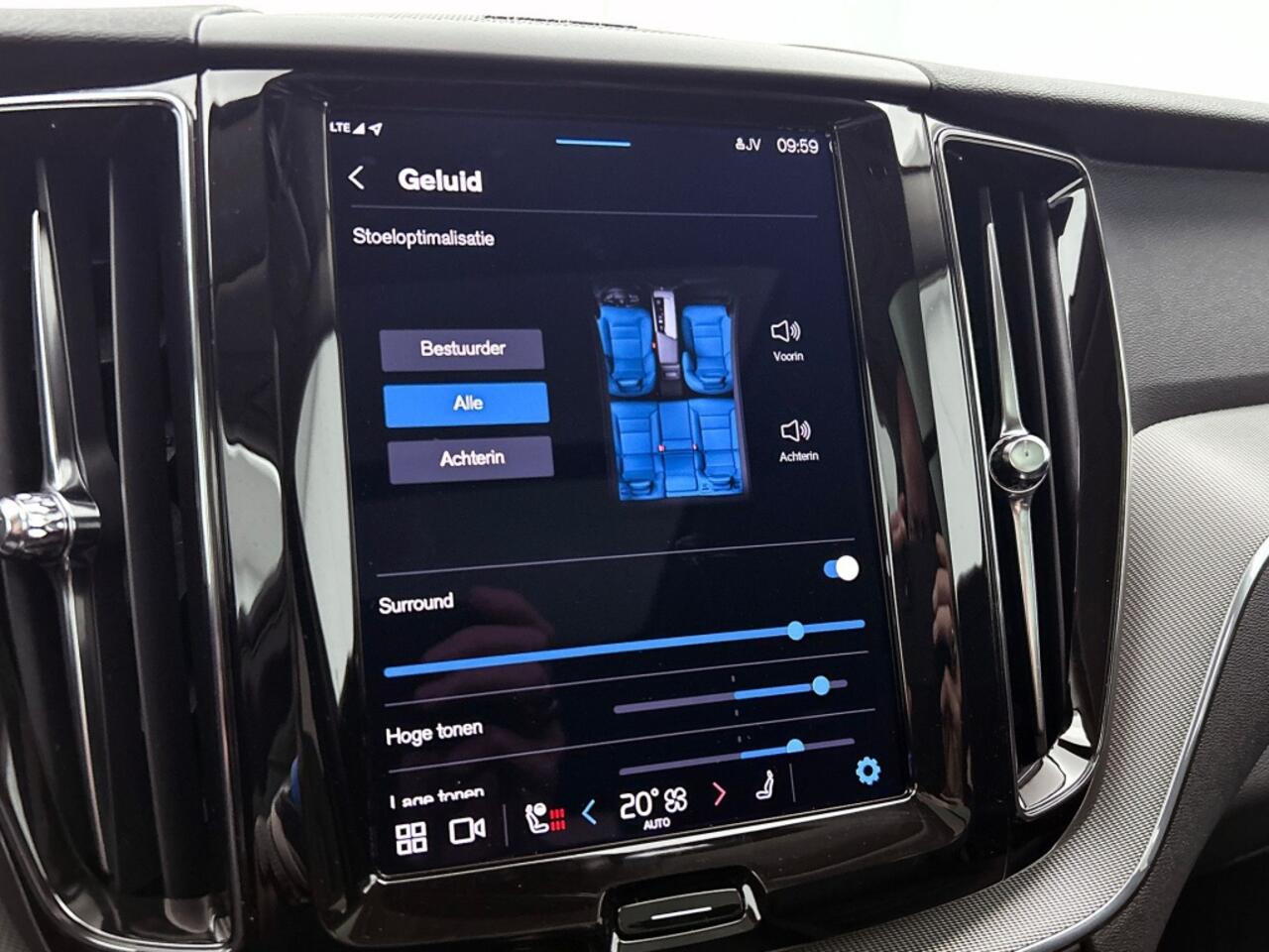 Volvo XC60 2.0 T8 AWD Plus Dark | Harman/Kardon | Panoramadak