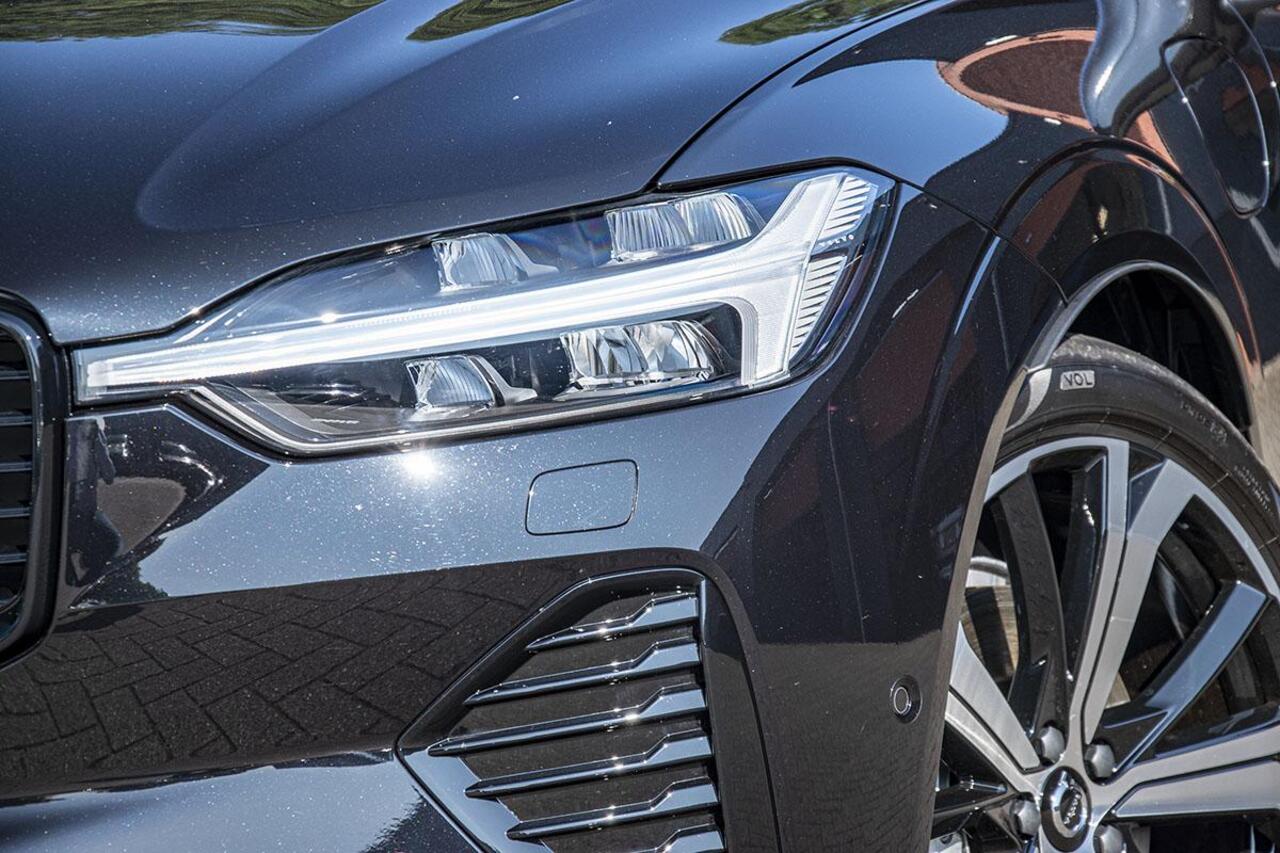 Volvo XC60 2.0 T8 PLUG-IN HYBRID AWD ULTRA DARK