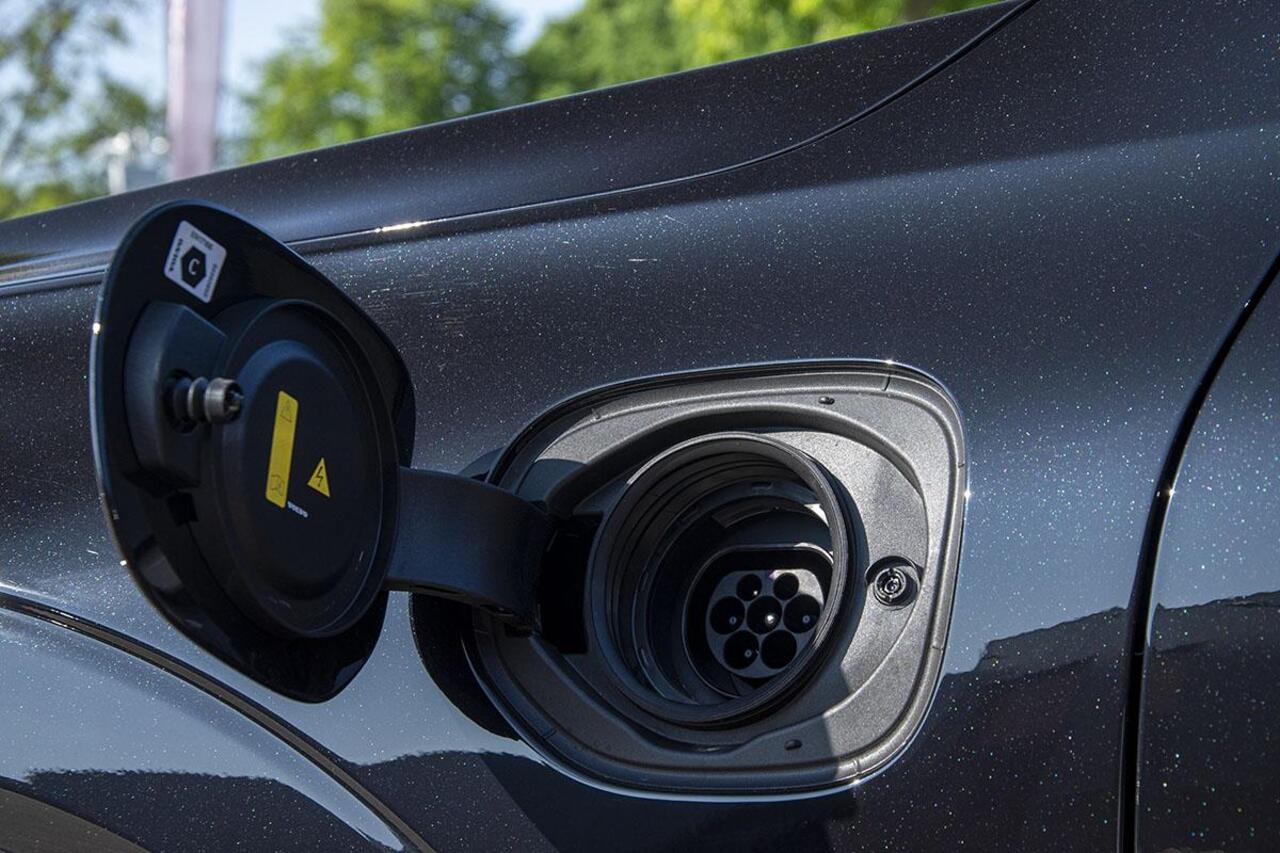 Volvo XC60 2.0 T8 PLUG-IN HYBRID AWD ULTRA DARK