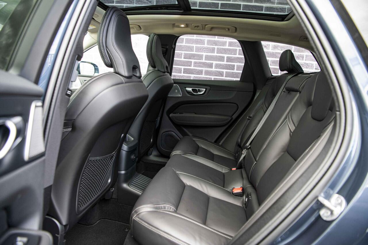 Volvo XC60 2.0 T6 Plug-in hybrid AWD Ultra Bright | Executive | Stoel Massage + Ventilatie | Luchtvering | Bowers & Wilkins | 22" | Full Options |