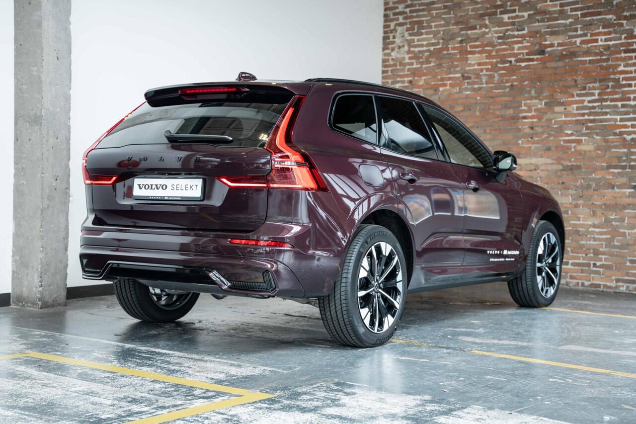 Volvo XC60 2.0 T6 Plug-in hybrid AWD Plus Dark | Nieuw model | Panoramadak | Head-up display | Longe range | Harman Kardon Premium Audio | 360° parkeercamera | Stoelverwarming | Parkeersensoren voor + achter | Google infotainment | Parkeerverwarming |