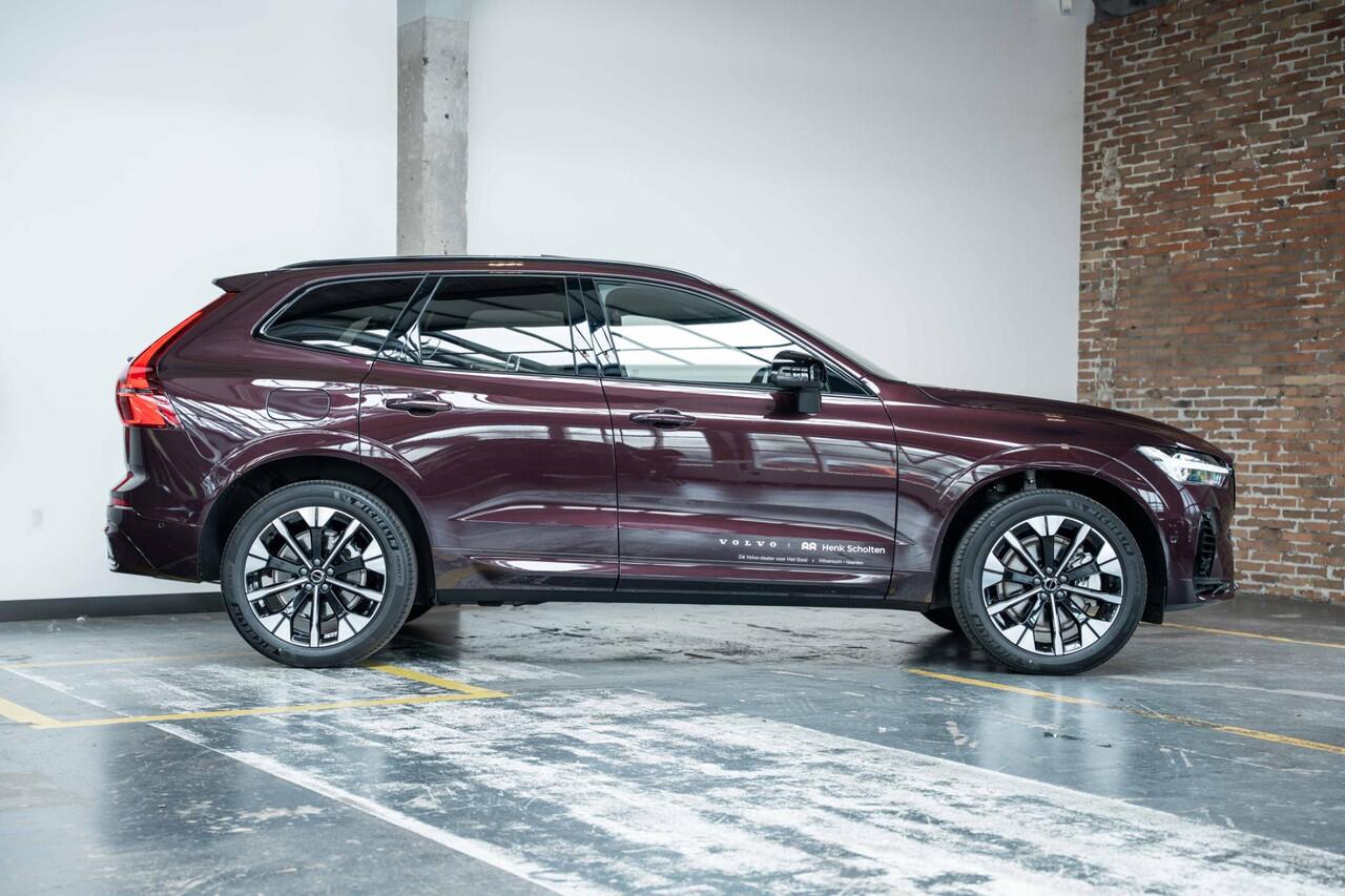 Volvo XC60 2.0 T6 Plug-in hybrid AWD Plus Dark | Nieuw model | Panoramadak | Head-up display | Longe range | Harman Kardon Premium Audio | 360° parkeercamera | Stoelverwarming | Parkeersensoren voor + achter | Google infotainment | Parkeerverwarming |