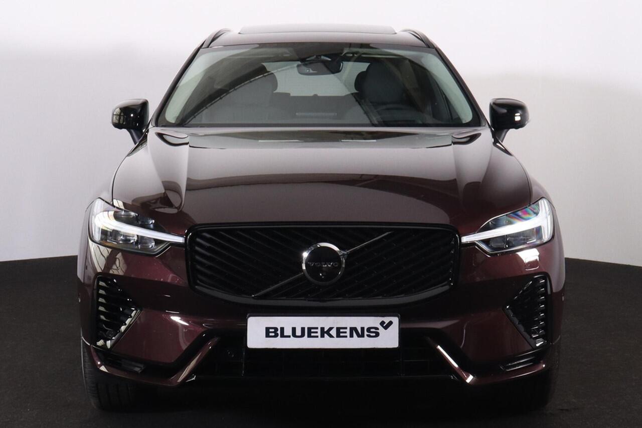 Volvo XC60 T8 Recharge AWD Ultra Dark - LONG RANGE - Panorama/schuifdak - IntelliSafe Assist & Surround - 360º Camera - Harman/Kardon audio - Adaptieve LED koplampen - Verwarmde voorstoelen, stuur & achterbank - Parkeersensoren voor & achter - Elektr. bedienb. voors