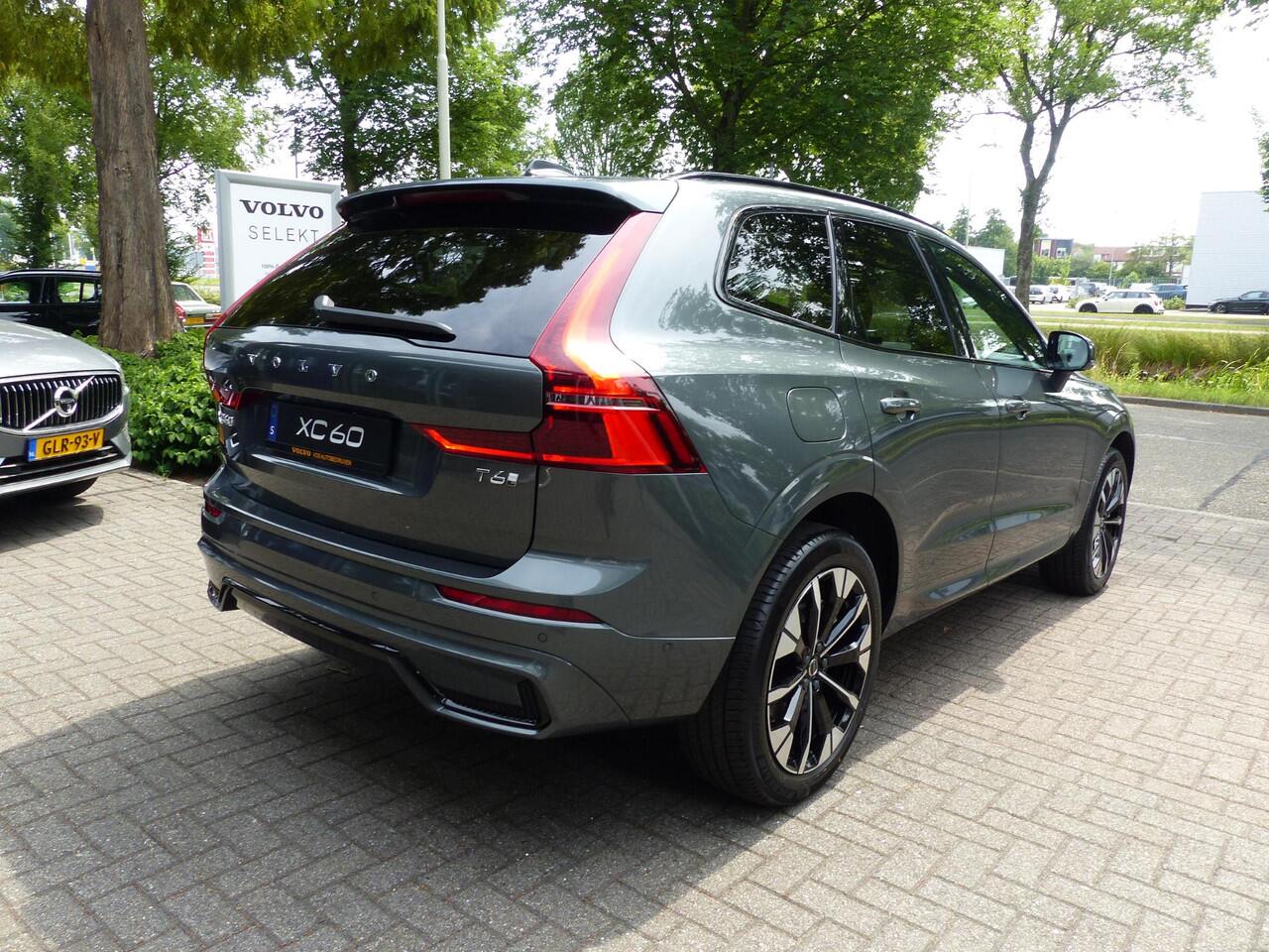 Volvo XC60 2.0 T6 Plug-in hybrid AWD Plus Dark Uit voorraad leverbaar| Schuif/kanteldak | 360 Camera | Harman Kardon audio