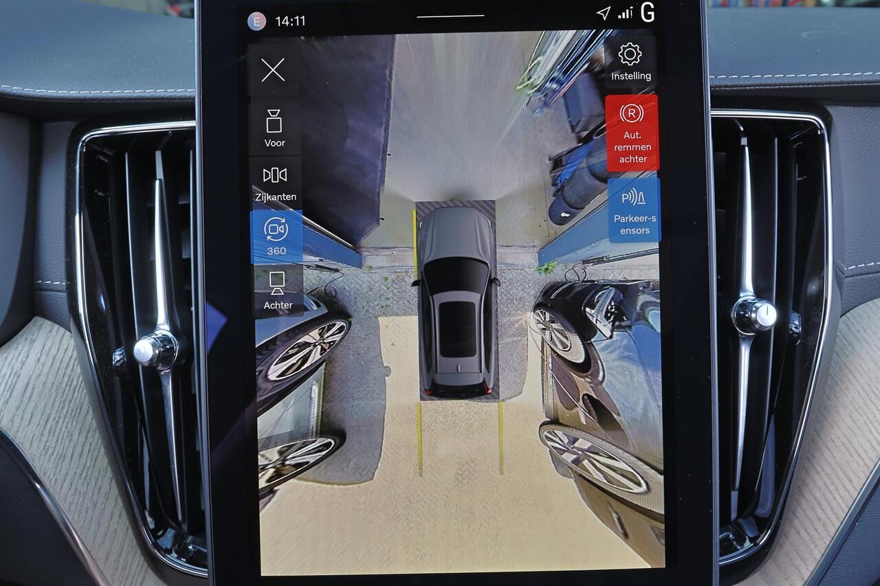 Volvo XC60 T8 Recharge AWD Ultra Dark - LONG RANGE - Panorama/schuifdak - IntelliSafe Assist & Surround - 360º Camera - Harman/Kardon audio - Adaptieve LED koplampen - Verwarmde voorstoelen, stuur & achterbank - Parkeersensoren voor & achter - Elektr. bedienb. voors