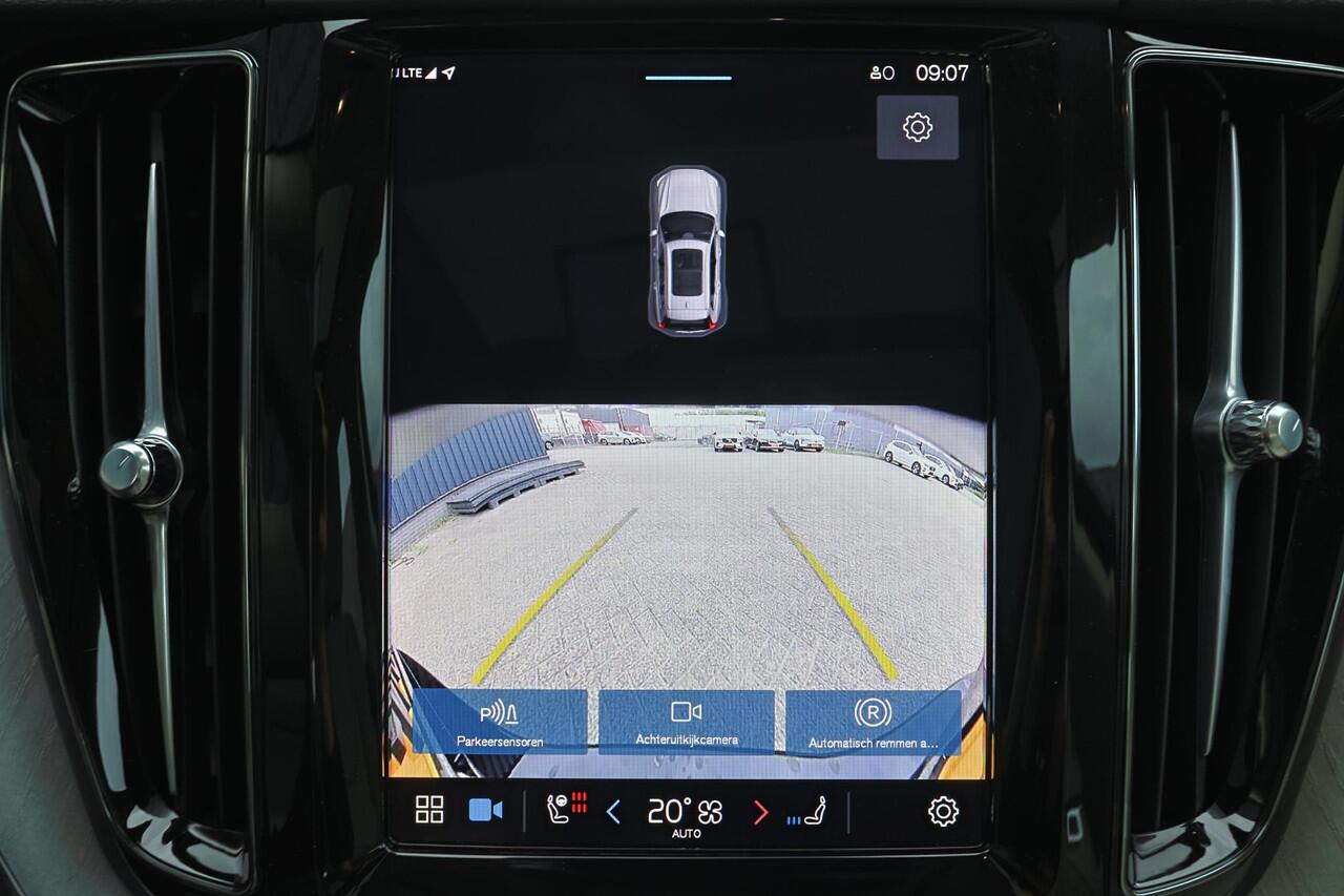 Volvo XC60 T6 Recharge AWD Plus Bright - LONG RANGE - Panorama/schuifdak - IntelliSafe Assist & Surround - Nappaleder - Stoelverwarming / -ventilatie - Parkeercamera achter - Parkeersensoren voor & achter - Elektr. bedienb. voorstoelen met geheugen - Draadloze tel. 