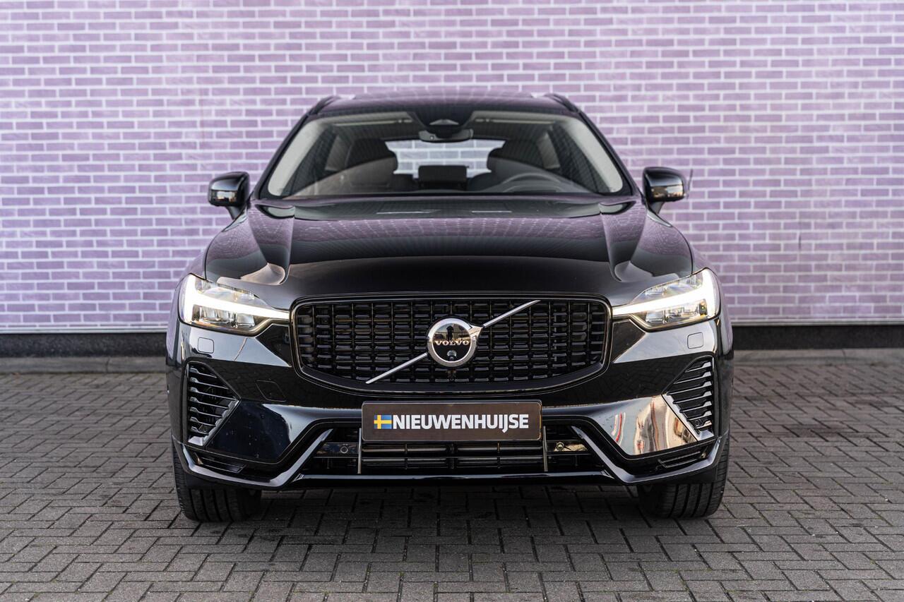 Volvo XC60 2.0 T6 Plug-in hybrid AWD Ultra Dark | Trekhaak | Harman Kardon Audio | Schuif- / Kanteldak | Stoel- / Stuurverwarming Voor + Achter | 360 Camera | Adaptive Cruise | Long Range | Google | Carplay | Dodehoekdetectie