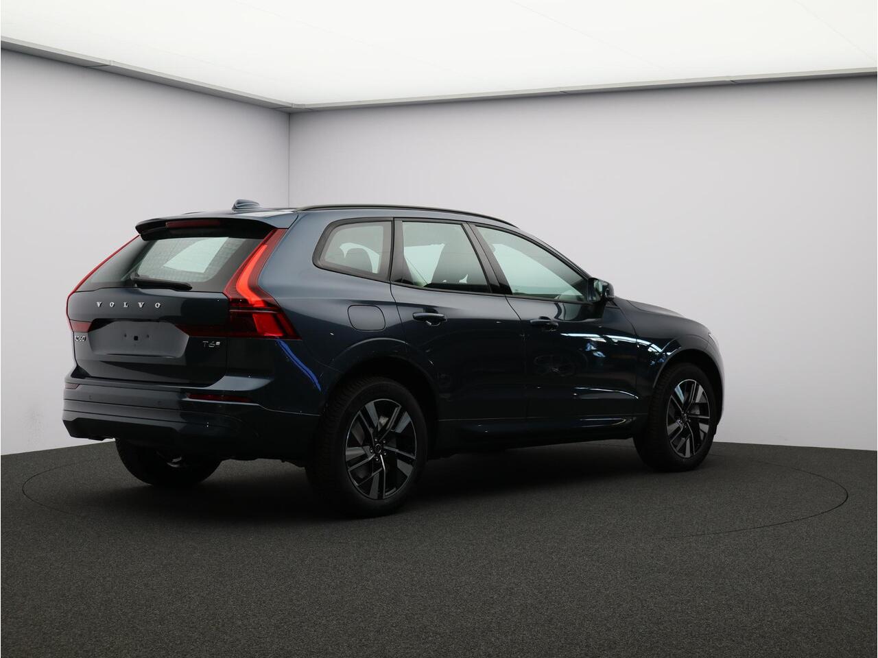 Volvo XC60 2.0 T6 Plug-in hybrid AWD Essential / Adaptive Cruise / Stoel+Stuurverwarming / 19" Wielen / All-Seasonbanden / BLIS / Pilot Assist / Parkeersensoren Voor+Achter /