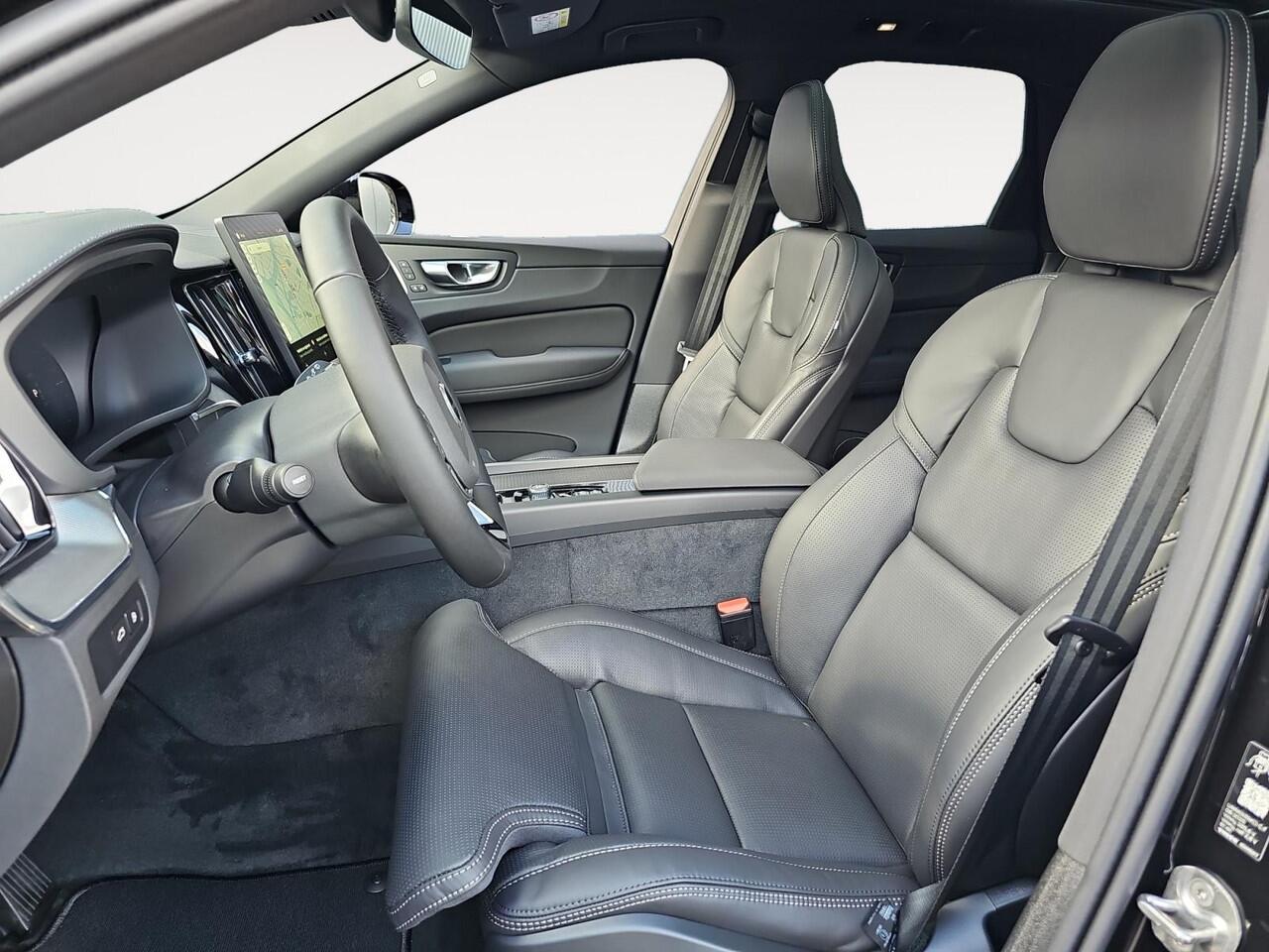 Volvo XC60 2.0 T6 Plug-in hybrid AWD Ultra Black Edition | Luchtvering | Bowers & Wilkins Audio | Extra getint glas | Nappa lederen bekleding |