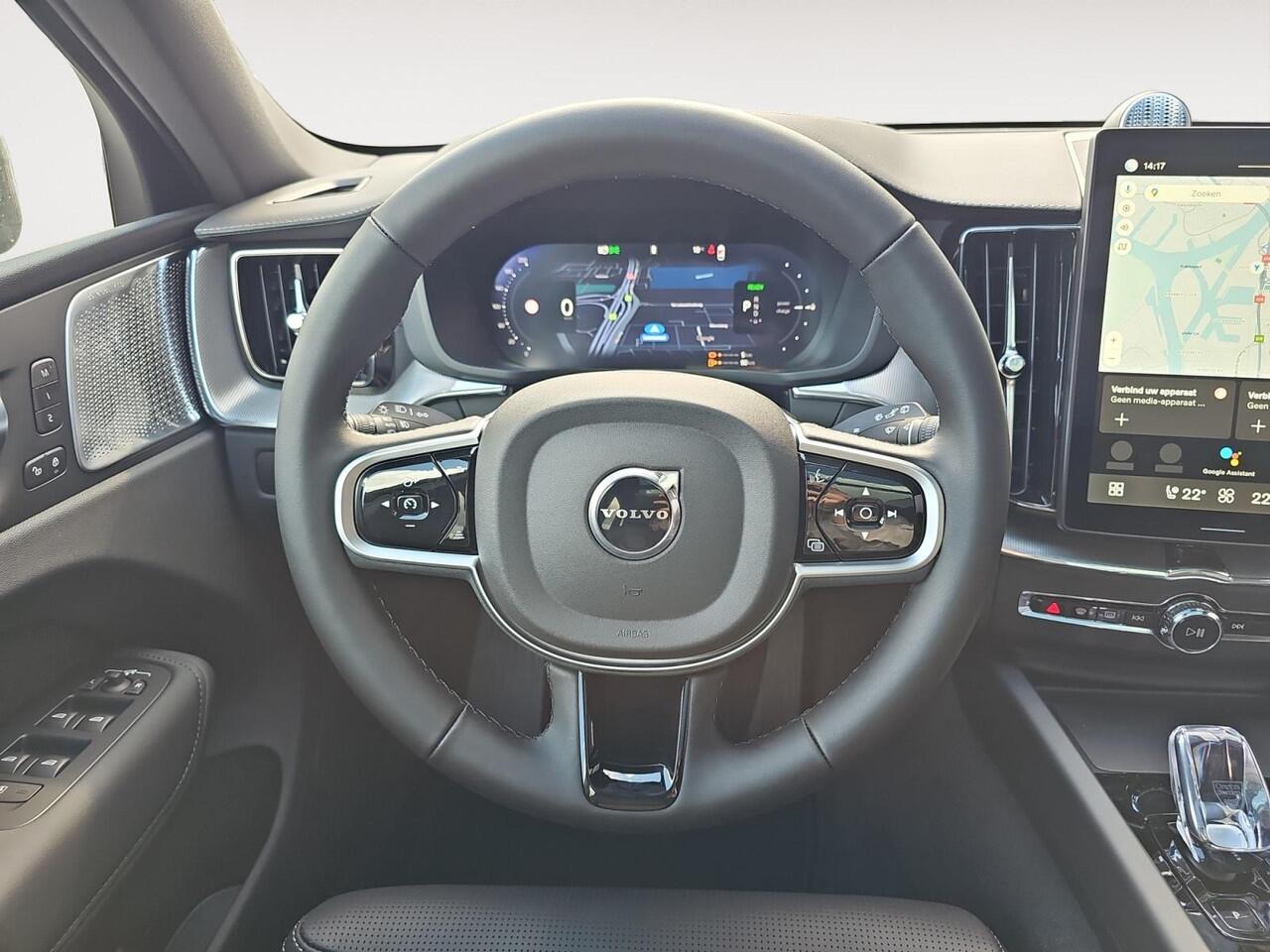 Volvo XC60 2.0 T6 Plug-in hybrid AWD Ultra Black Edition | Luchtvering | Bowers & Wilkins Audio | Extra getint glas | Nappa lederen bekleding |