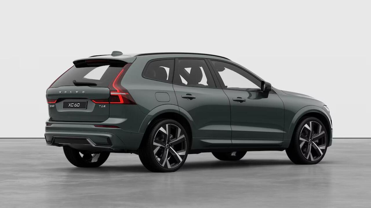 Volvo XC60 2.0 T6 Plug-in hybrid AWD Ultra Dark / Luchtvering / Pano. dak / Elek. verstelbare stoelen / Stoel + stuurverwarming / 22" velgen / Cardamom interieur / Harman Kardon / Head-up display /