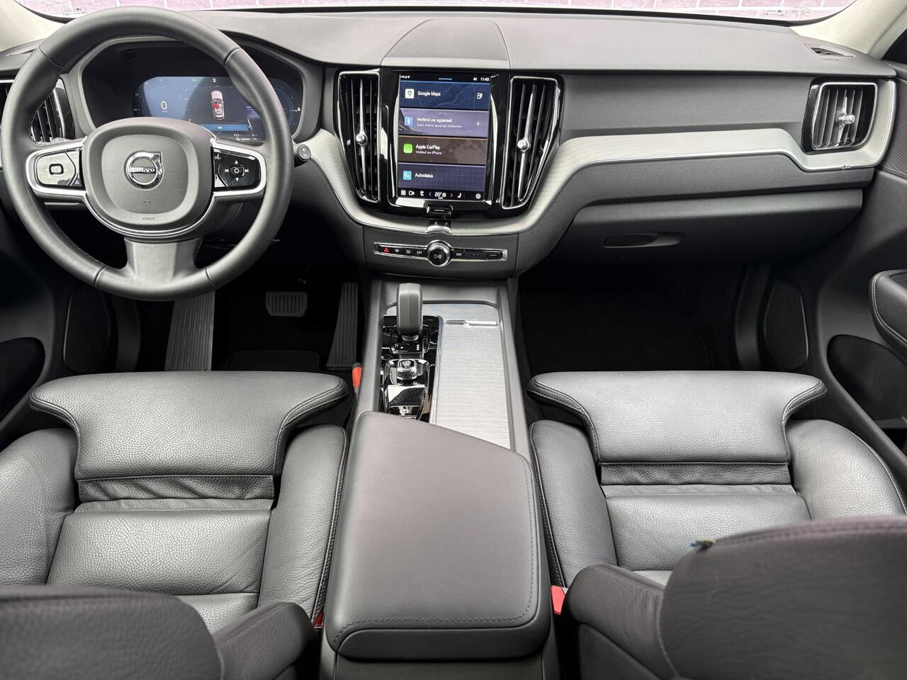 Volvo XC60 2.0 T6 Plug-in hybrid AWD Plus Dark | Adaptieve cruise control | 360° camera | Trekhaak | Stoel- en stuurverwarming | Dode hoek detectie BLIS | Panorama dak | All season banden | Google Auto |