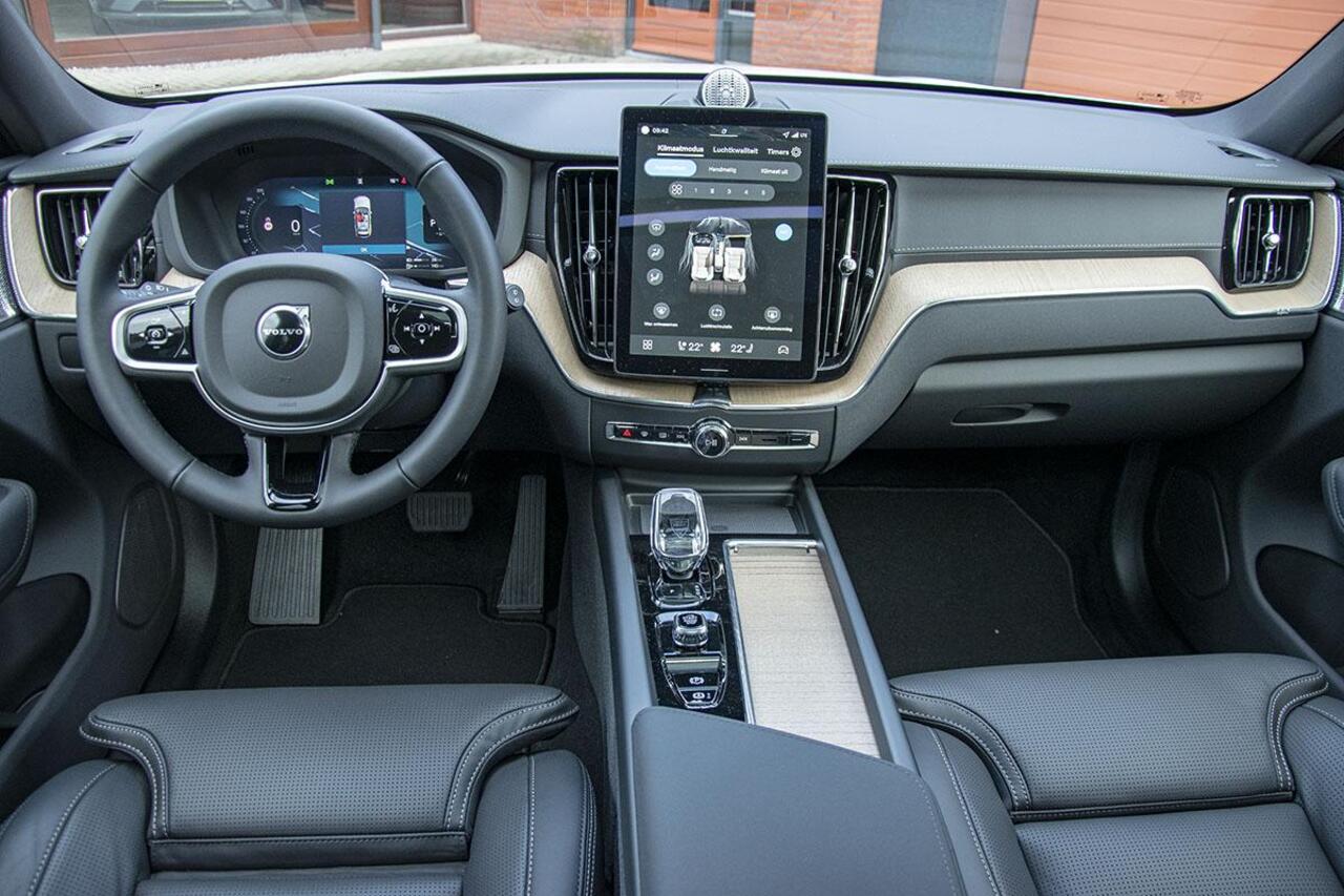 Volvo XC60 T6 PLUG-IN HYBRID AWD ULTRA BLACK EDITION HEICO