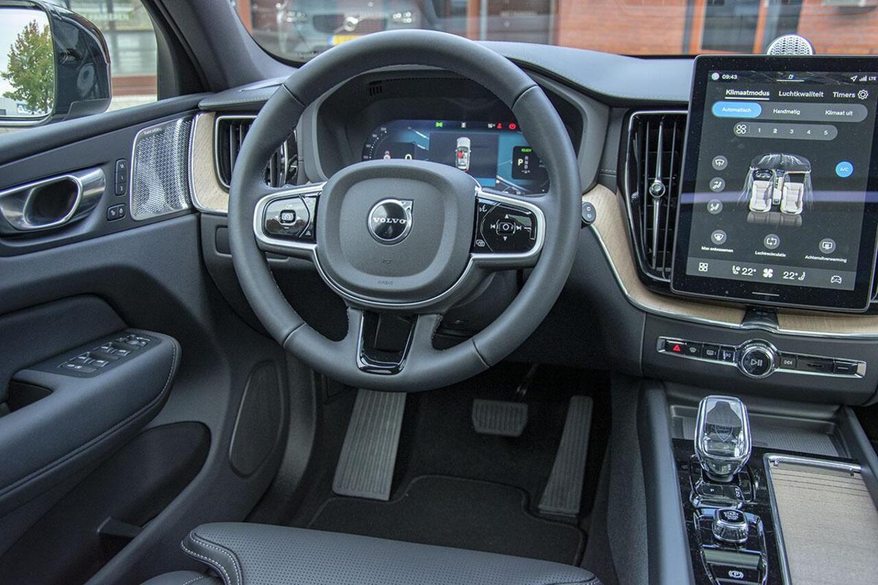 Volvo XC60 T6 PLUG-IN HYBRID AWD ULTRA BLACK EDITION HEICO