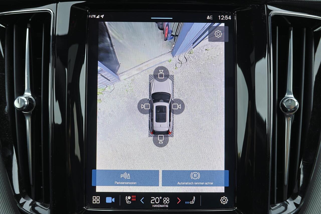 Volvo XC60 T6 Recharge AWD Ultra Black Edition - LONG RANGE - Luchtvering - IntelliSafe Assist & Surround - 360º Camera - Bowers & Wilkins audio - Adaptieve LED koplampen - Verwarmde voorstoelen, stuur & achterbank - Parkeersensoren voor & achter - Elektr. bedienb. 