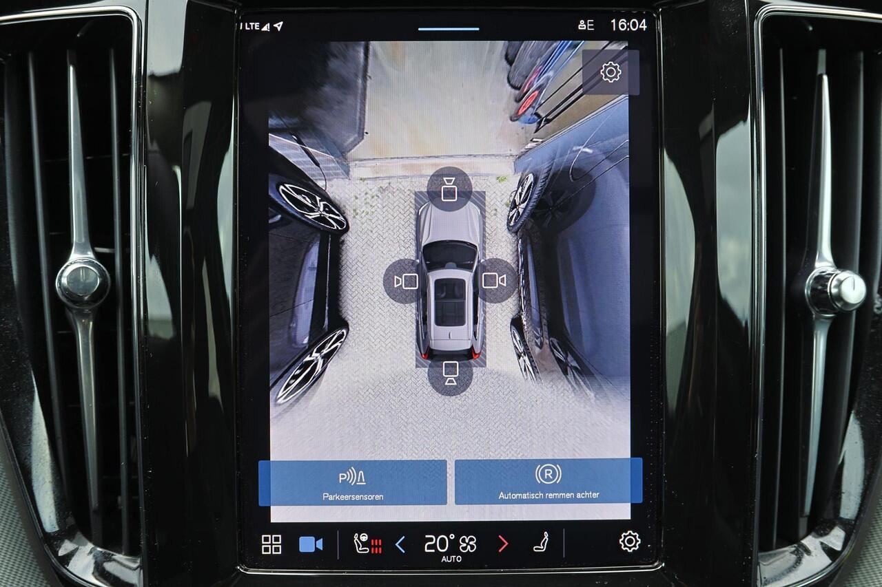 Volvo XC60 T6 Recharge AWD Plus Dark - Panorama/schuifdak - IntelliSafe Assist & Surround - 360º Camera - Harman/Kardon audio - Adaptieve LED koplampen - Verwarmde voorstoelen, stuur & achterbank - Parkeersensoren voor & achter - Elektr. bedienb. voorstoelen met geh