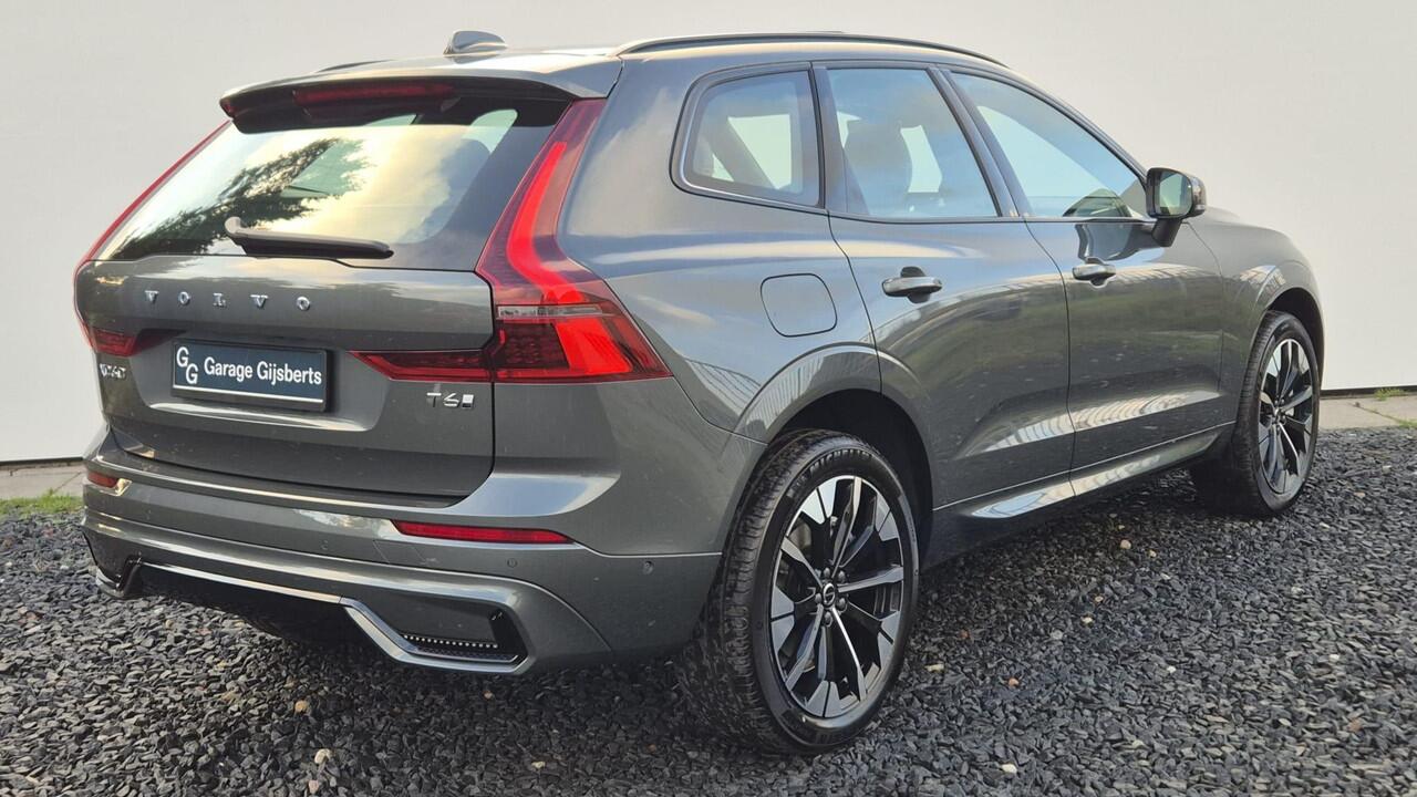 Volvo XC60 2.0 T6 Phev AWD Ultra Dark MY 2026 - 20" Wielen - Panoramadak - Lighting -Head up - H K Audio - 360 Camera - Alarm - Climate - Full led koplampen -Donkere hemel
