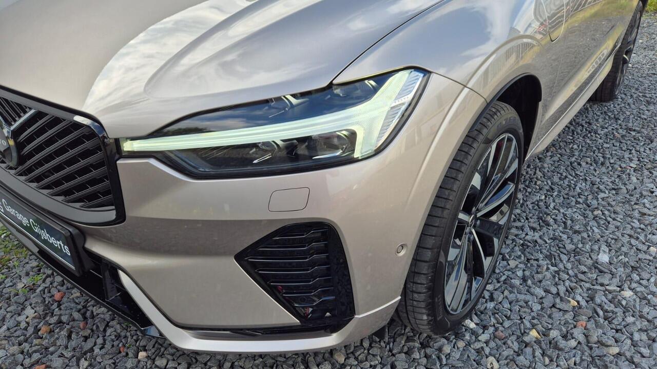 Volvo XC60 2.0 T8 Plug-in hybrid AWD Ultra Dark Zeer Compleet - MY 2026 - Luchtvering - 21" Wielen - Panorama dak - Lighting -Head up - B&W Audio - 360 Cam - Alarm - Climate - Privacy Glass - Geluidsisolerend glas