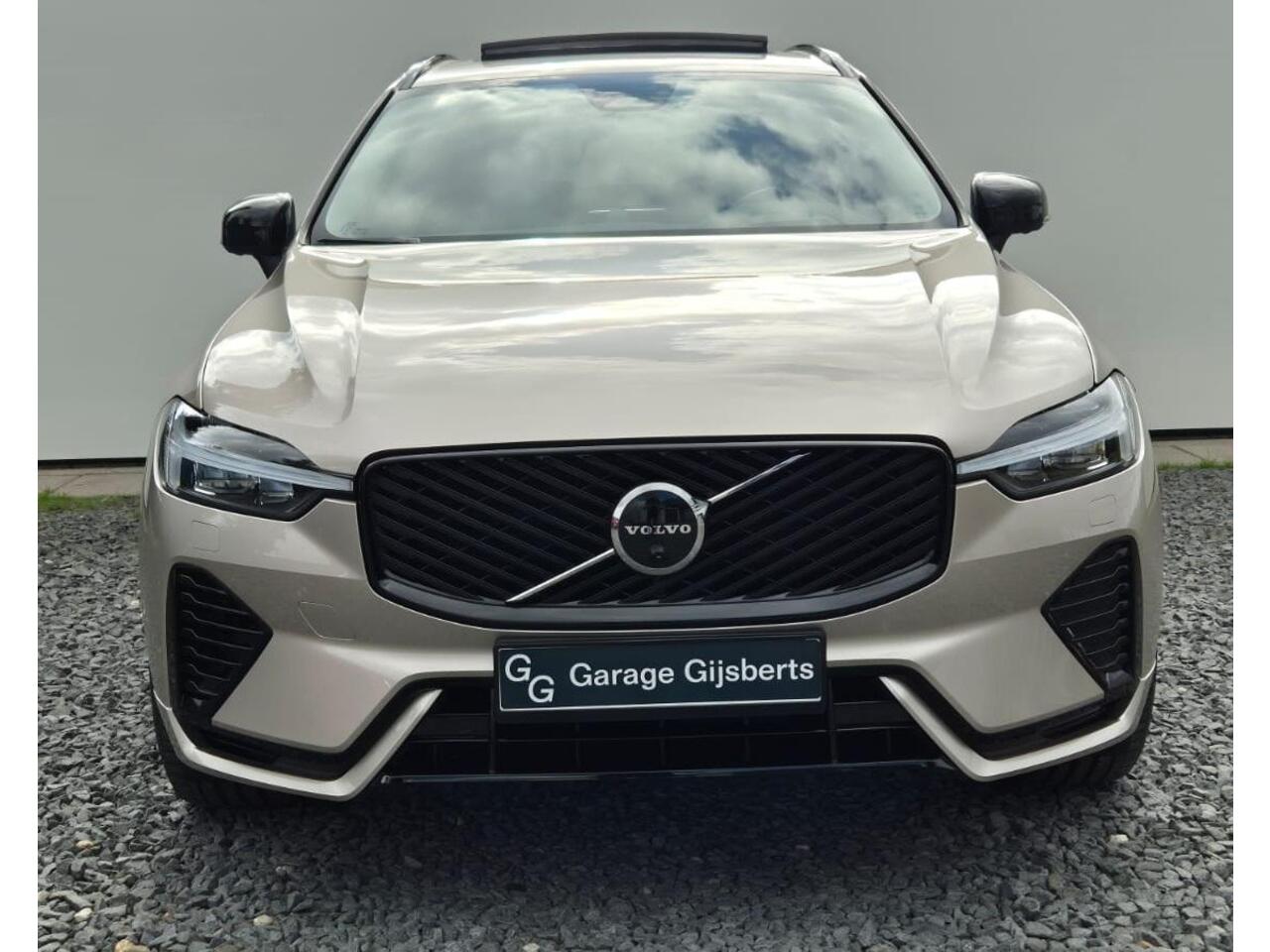 Volvo XC60 2.0 T8 Plug-in hybrid AWD Ultra Dark Zeer Compleet - MY 2026 - Luchtvering - 21" Wielen - Panorama dak - Lighting -Head up - B&W Audio - 360 Cam - Alarm - Climate - Privacy Glass - Geluidsisolerend glas