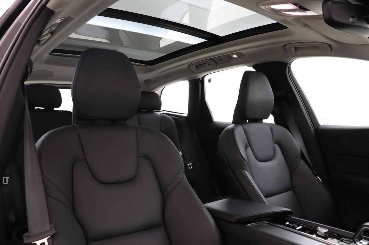Volvo XC60 T6 PLUG-IN HYBRID AWD ULTRA DARK -PANO.DAK|HEAD-UP DISP.|360°CAM|TREKHAAK|HARMAN/KARDON