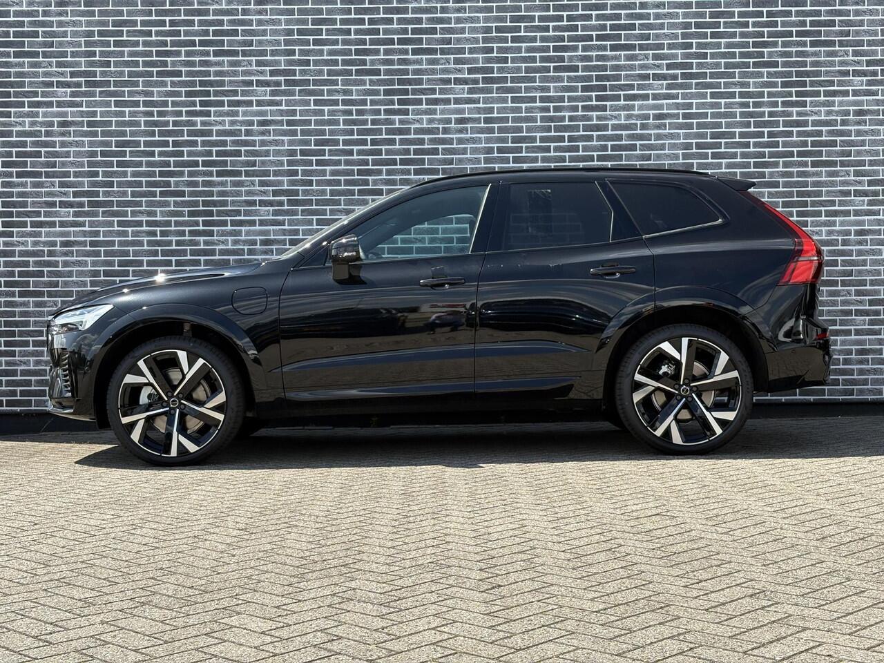 Volvo XC60 2.0 T6 Plug-in hybrid AWD Ultra Black Edition | Luchtvering | Bowers en Wilkins audio | Panoramadak | Geventileerde nappa lederen stoelen | Extra getint glas | 22'' velgen | 360 camera