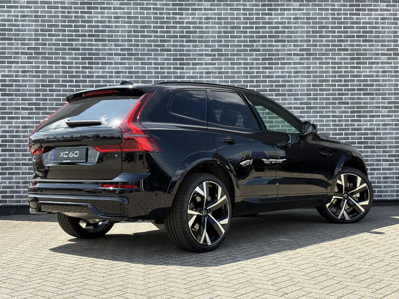 Volvo XC60 2.0 T6 Plug-in hybrid AWD Ultra Black Edition | Luchtvering | Bowers en Wilkins audio | Panoramadak | Geventileerde nappa lederen stoelen | Extra getint glas | 22'' velgen | 360 camera