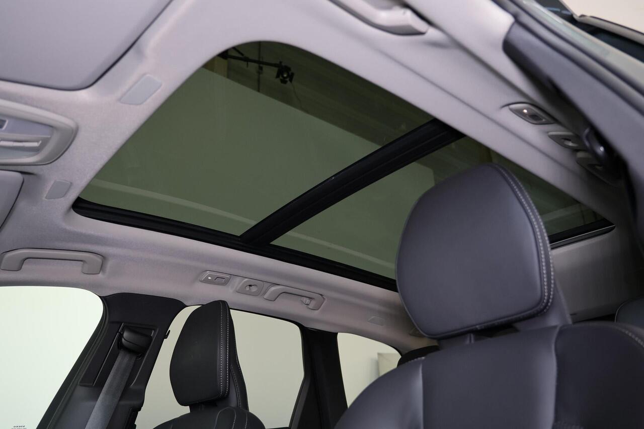 Volvo XC60 T6 Plug-in hybrid AWD Ultra Dark - FACELIFT - Luchtvering - Panorama/schuifdak - IntelliSafe Assist & Surround - 360º Camera - Harman/Kardon audio - Adaptieve LED koplampen - Nappaleder - Verwarmde voorstoelen, stuur & achterbank - Stoelventilatie - Parke