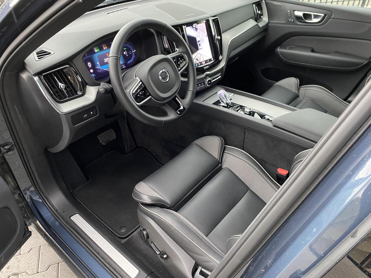 Volvo XC60 2.0 T6 Plug-in hybrid AWD Plus Dark 360|ACC|H&K|trekhaak