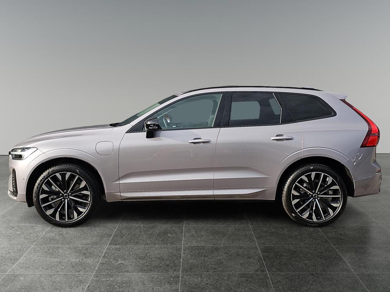 Volvo XC60 2.0 T6 Plug-in hybrid AWD Plus Dark | Panorama dak | Harman/Kardon | Head-up Display | 360 graden camera |