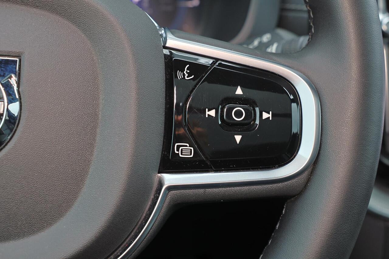 Volvo XC60 T6 Recharge AWD Ultra Black Edition - Panorama/schuifdak - IntelliSafe Assist & Surround - 360º Camera - Harman/Kardon audio - Adaptieve LED koplampen - Verwarmde voorstoelen, stuur & achterbank - Parkeersensoren voor & achter - Elektr. bedienb. voorstoel