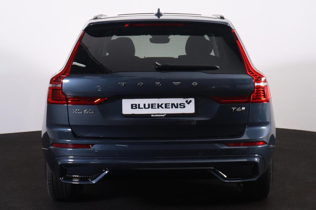 Volvo XC60 T6 Recharge AWD Plus Dark - Panorama/schuifdak - IntelliSafe Assist & Surround - 360º Camera - Harman/Kardon audio - Adaptieve LED koplampen - Verwarmde voorstoelen, stuur & achterbank - Parkeersensoren voor & achter - Elektr. bedienb. voorstoelen met geh