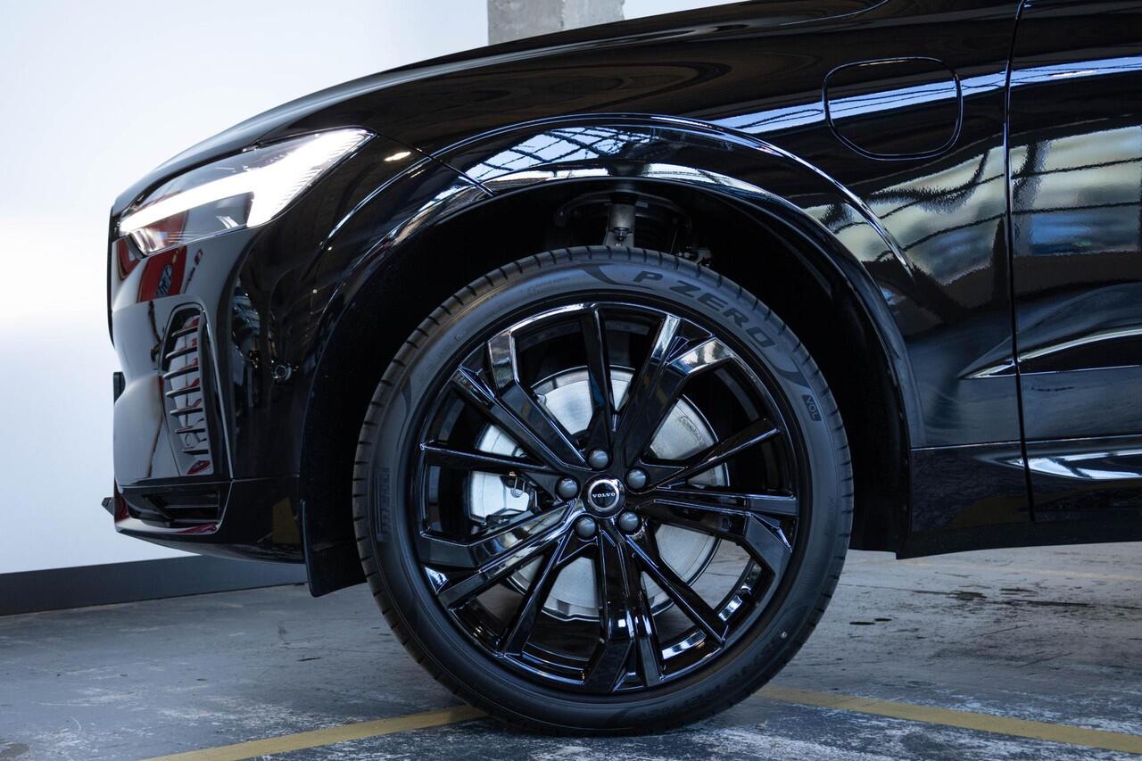 Volvo XC60 2.0 T6 Plug-in hybrid AWD Plus Black Edition | Luchtvering | Head-Up Display | 360º Camera | Schuif/Kantel-Panoramadak | Google Infotainment | 21" Lichtmetalen Wielen |