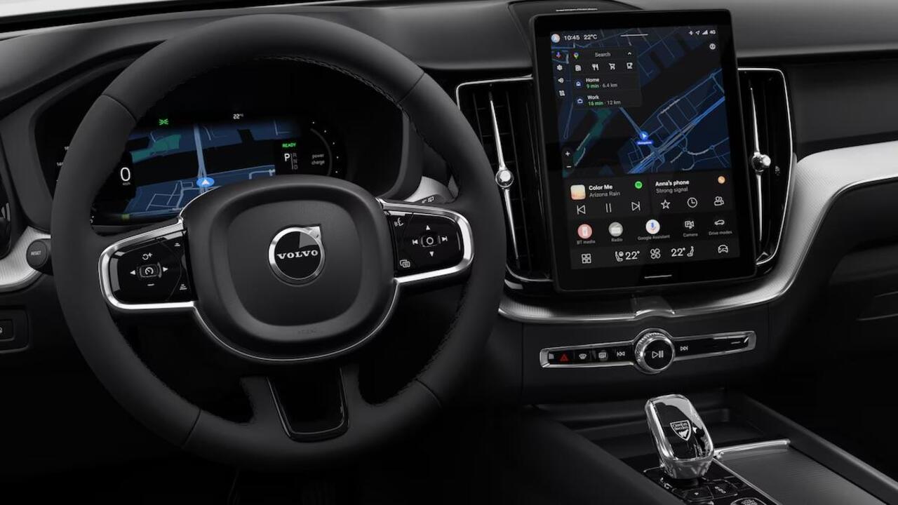 Volvo XC60 2.0 T6 Plug-in hybrid AWD Plus Black Edition | Verwacht Nov. 2025 | Luchtvering | 360º Camera | Schuif/Kantel-Panoramadak | Head-Up Display | 21" Lichtmetalen Wielen | Donkergetint Glas |