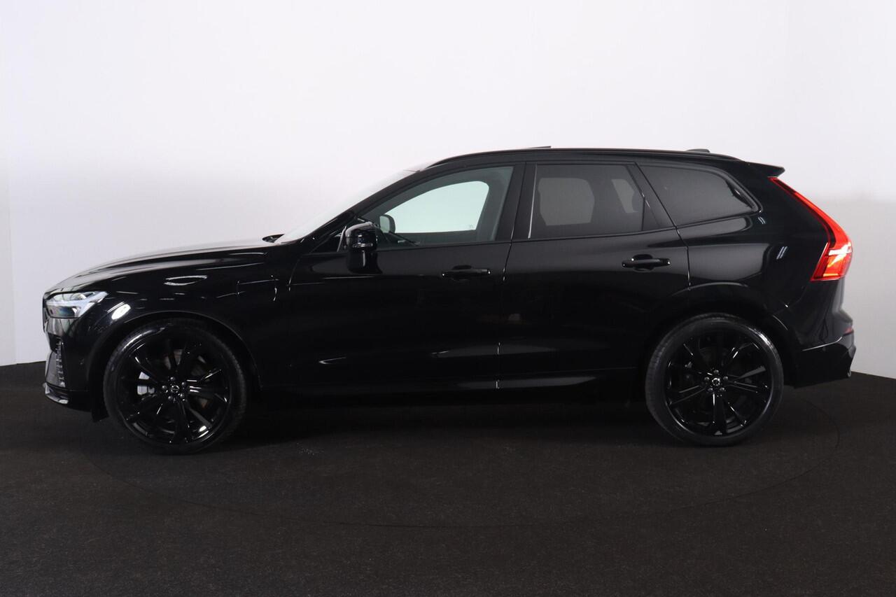 Volvo XC60 T6 Recharge AWD Ultra Black Edition - Luchtvering - B&W Audio - Panorama/schuifdak - IntelliSafe Assist & Surround - Massage Ventilatie stoelen - 360º Camera - Adaptieve LED koplampen - Nappa leder - Verwarmde voorstoelen, stuur & achterbank - Parkeersens