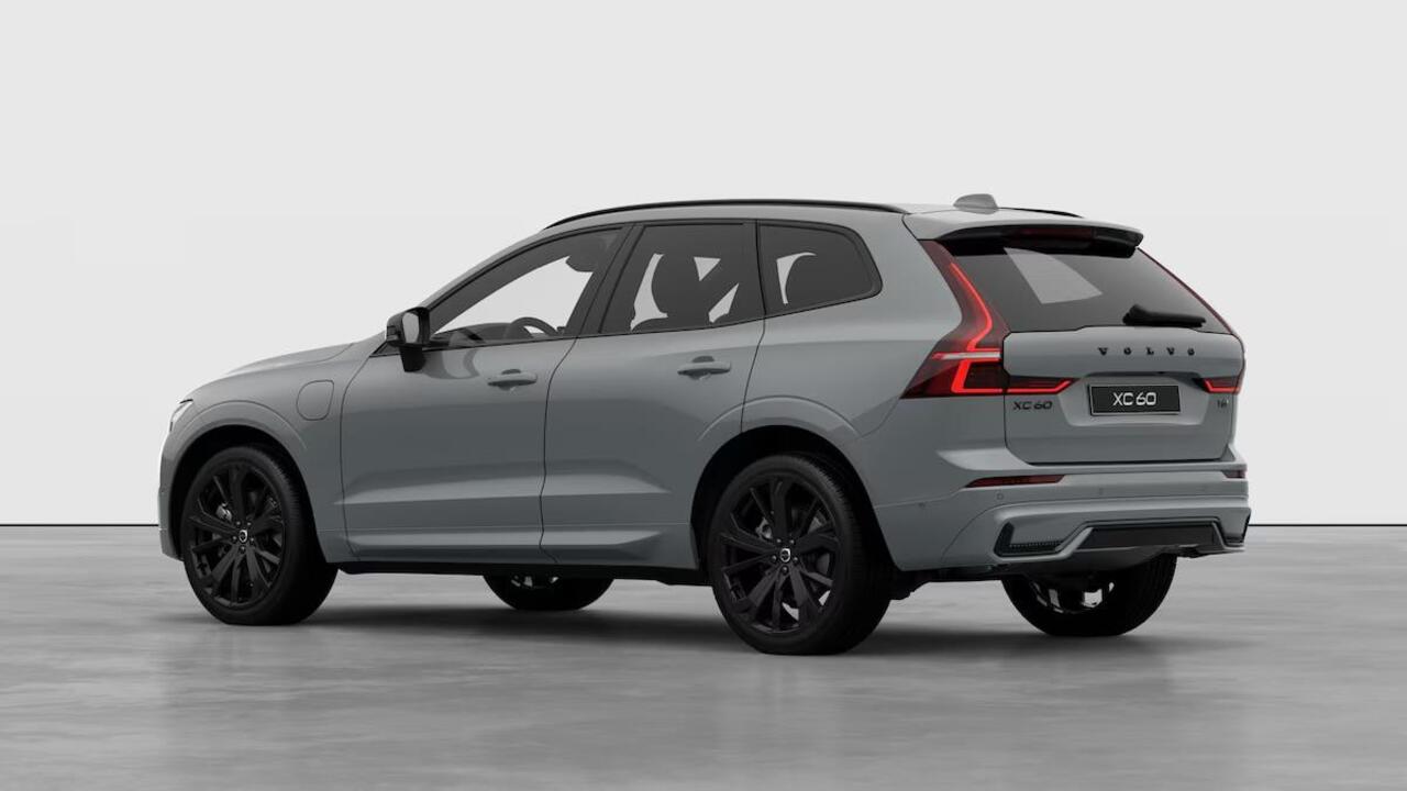 Volvo XC60 T6 Plug-in hybrid AWD Plus Black Edition | Dec. 2025 Leverbaar | Luchtvering | Head Up Display | Panoramisch Schuif-/Kanteldak | Extra Getint Glas | Adaptieve Cruise Control | BLIS | 21 inch Lichtmetalen Velgen | Keyless | Google Infotainment |