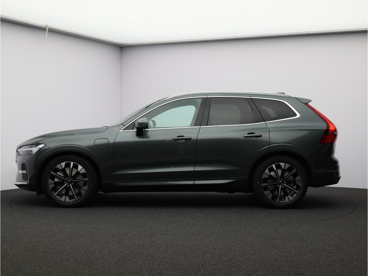 Volvo XC60 2.0 T6 Plug-in hybrid AWD Ultra Bright / Luchtvering / 360 Camera / Head-Up Display / Panoramadak / Harman Kardon / Getint Glas / BLIS / Keyless /