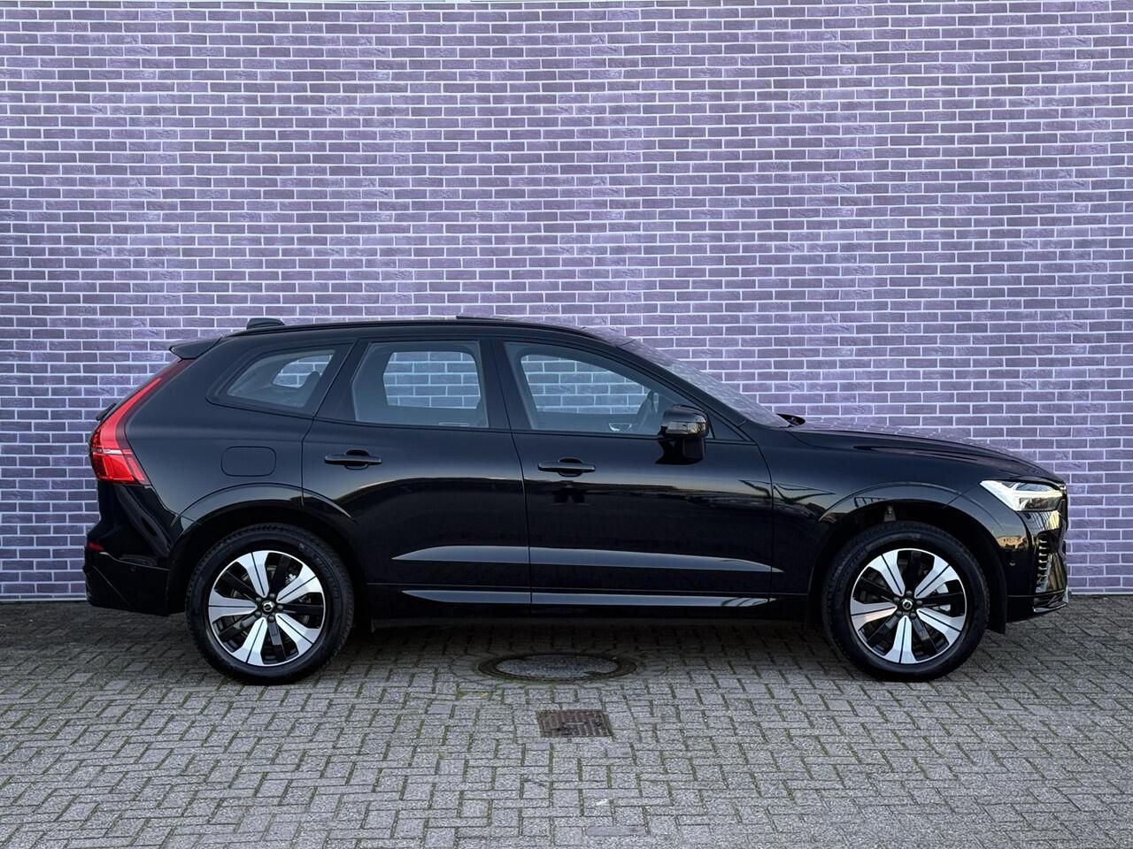 Volvo XC60 2.0 T6 Plug-in hybrid AWD Plus Dark | Adaptive cruise control | 360° camera | Trekhaak | Stoel- en stuurverwarming | Dode hoek detectie BLIS |