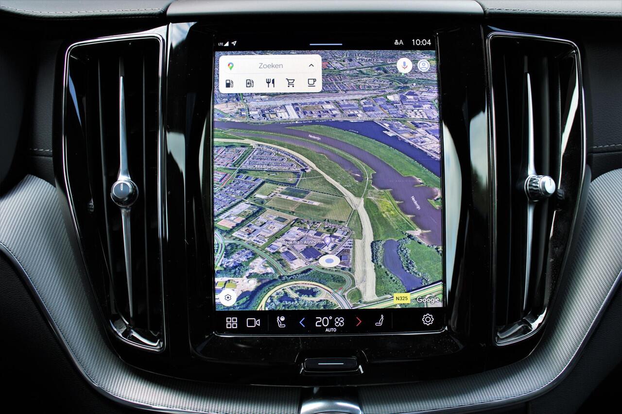 Volvo XC60 T8 Plug-in hybrid AWD Ultra Dark | | Nieuwe auto | Luchtvering | Trekhaak Semi-Elektrisch | Panoramisch schuif- /kanteldak | 21" inch lichtmetalen velgen | Head-Up Display | 360 graden camera | Harman/Kardon Audiosysteem | Extra getint glas | Elektrisch v